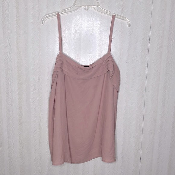 ❤️ 🆕 TORRID dusty pink georgette pleated cami Blouse Size 2X - Picture 9 of 10
